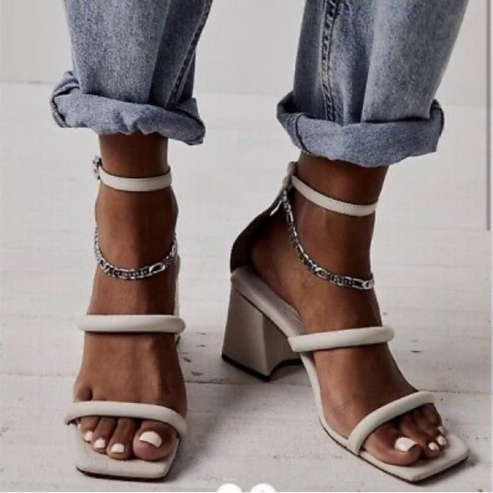 Free People✨Parker Chain Heel Sandals - Bone